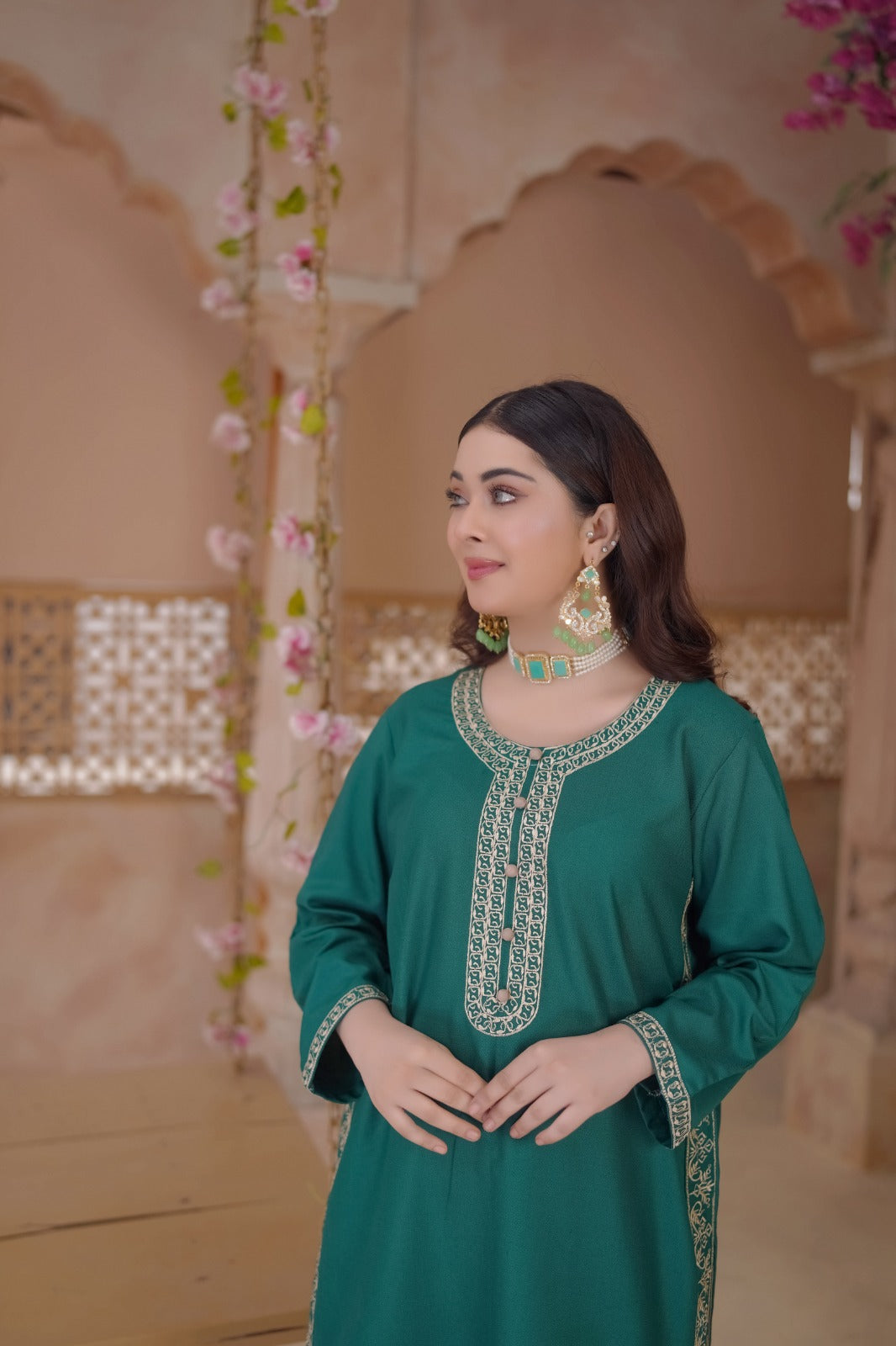 Amber Aura Embroidery 2-PC (Stitched)