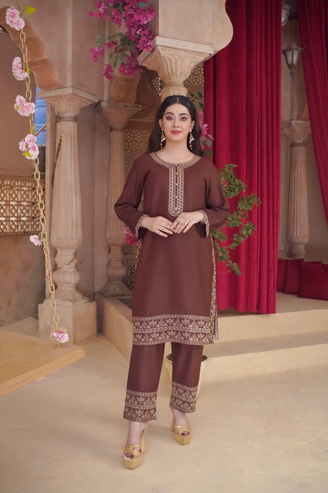 Amber Aura Embroidery 2-PC (Stitched)