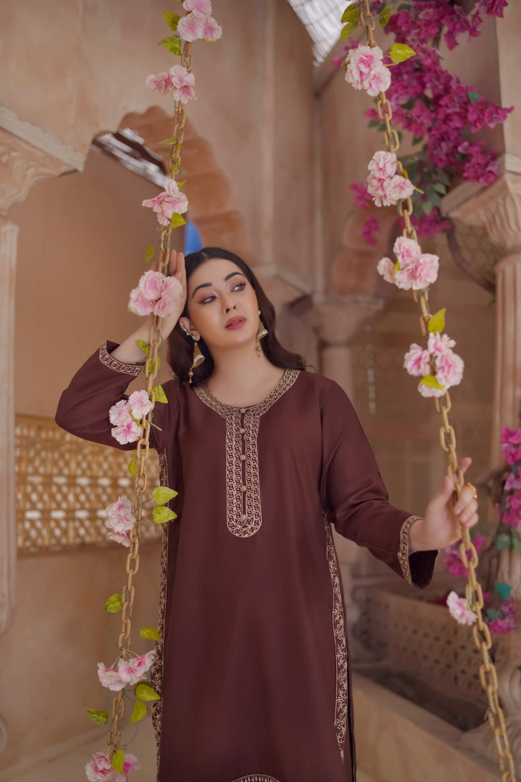 Amber Aura Embroidery 2-PC (Stitched)