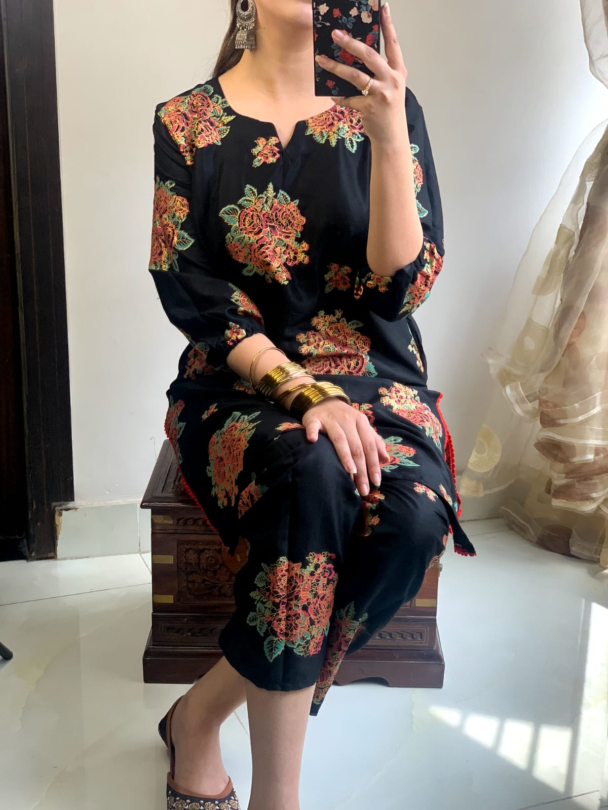 Gulaab Design 2 PC Premium Linen (Stitched)